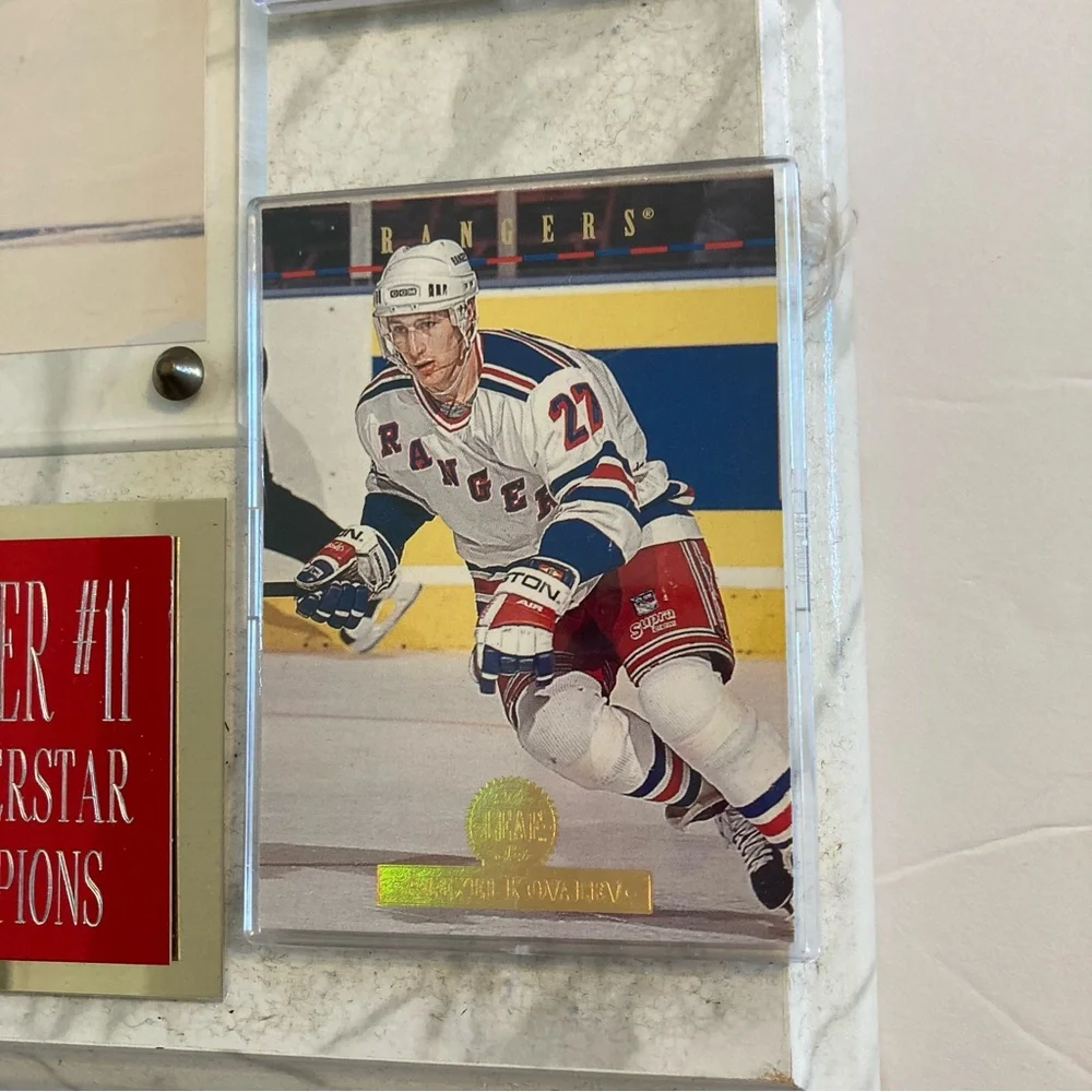 1994 Stanley Cup Champion NY Rangers Mark Messier Plaque with picture and cards